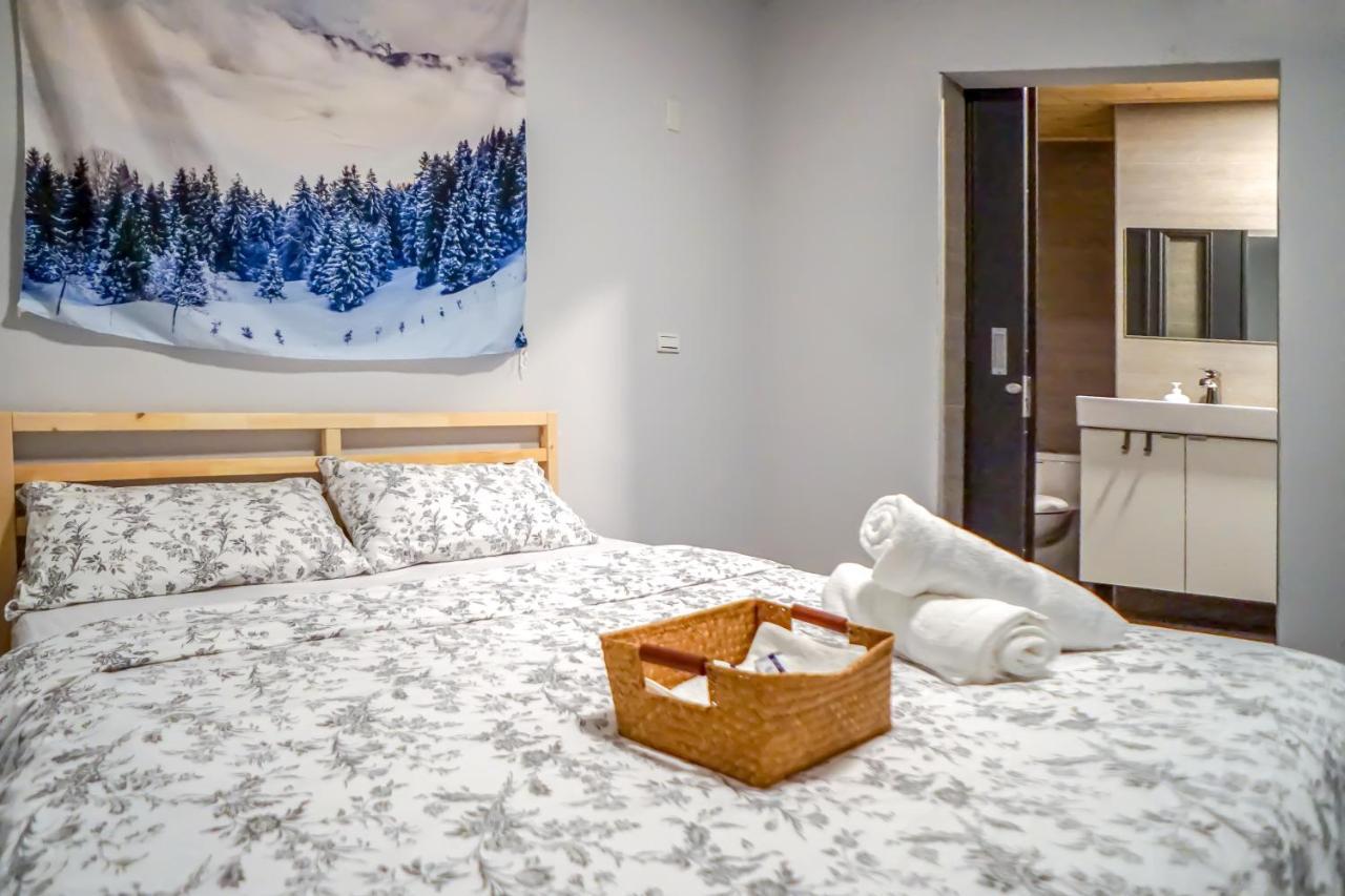 World Inn 窩二樓小客棧民宿 Kota Hualien Bagian luar foto